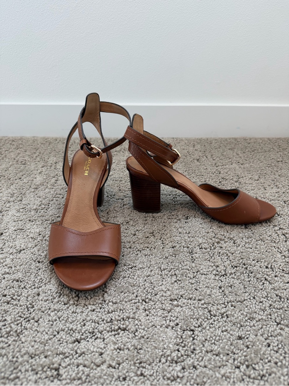 COACH Women's Brown Leather Block Heel Sandals Sz 7.5 - Picture 2 of 9